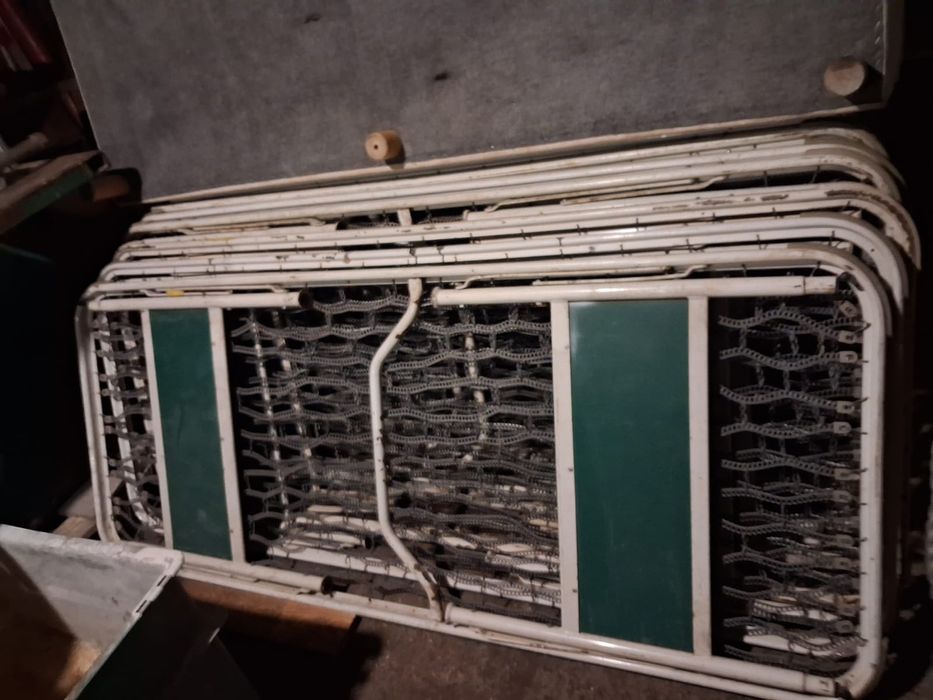 Paturi din lemn și metal