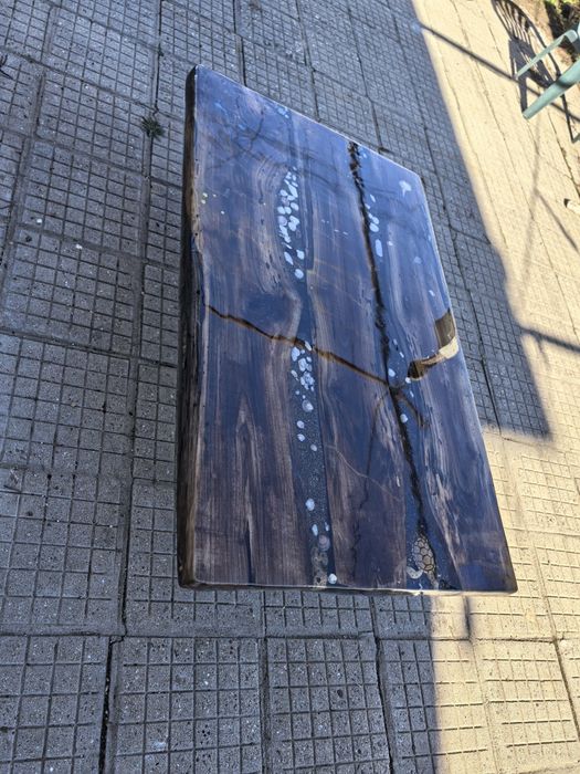 Холна маса от орех и епоксидна смола