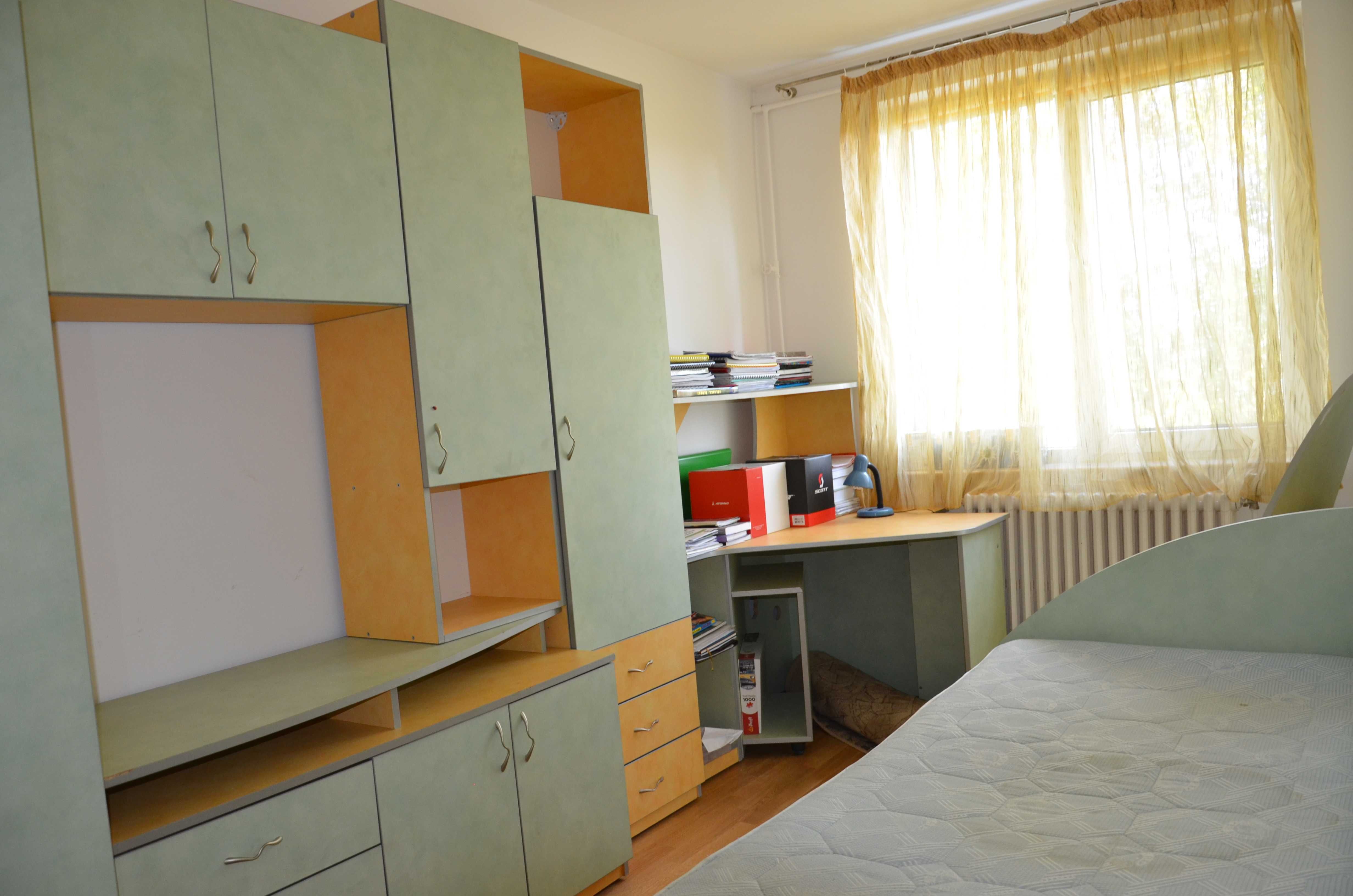 Inchiriez apartament 3 camere Piata Abator