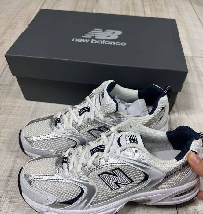 Кроссовка новая 40р