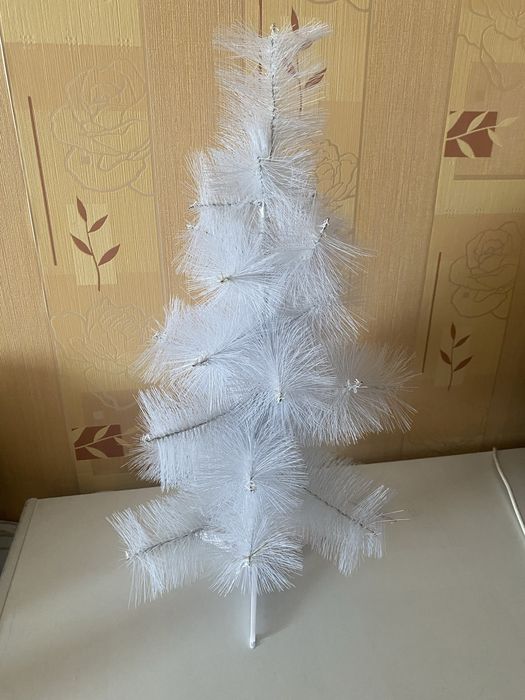 Ёлка     новогдняя.    продаю