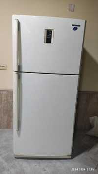 Холодильник самсунг в отличном состоянии