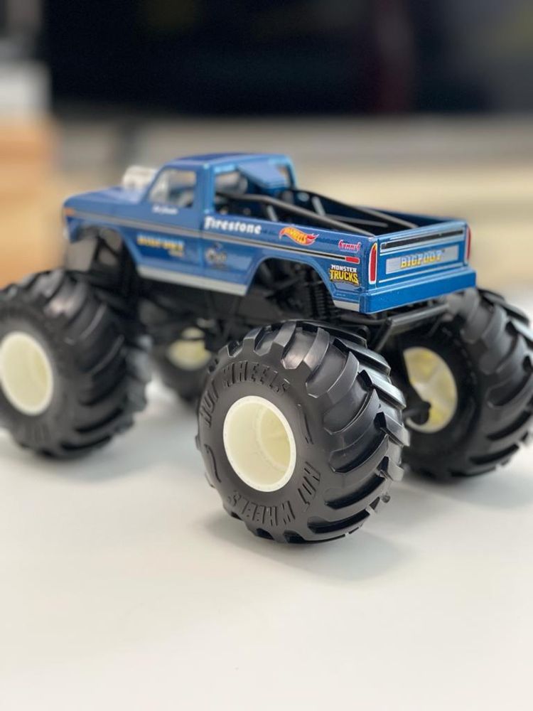 Masinuta Hot Wheels Monster Trucks Mega Construx Construction Monster