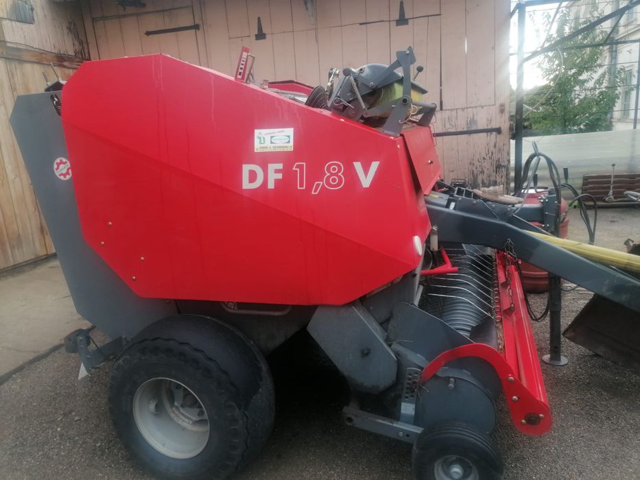 Balotiera Rotunda Deutz Fahr 1,8V