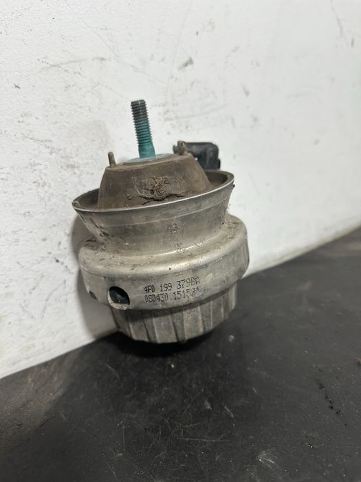 Tampon suport motor stanga Audi A6 C6  3.0 TDI 2.7 TDI 4F0199379 BPP