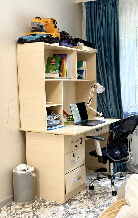 Продам СРОЧНО компьютерный стол