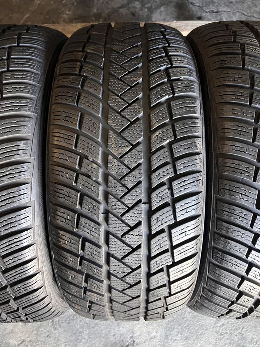 4 anvelope iarna 235/45/18 , Vredestein , 7-7.5 mm