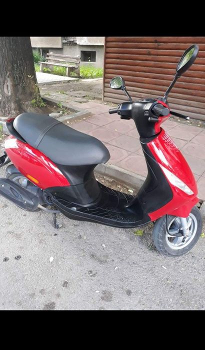 Скутер Piaggio 4 тактов