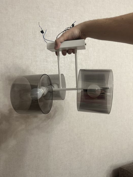 Продам люстру четырёхплафонную