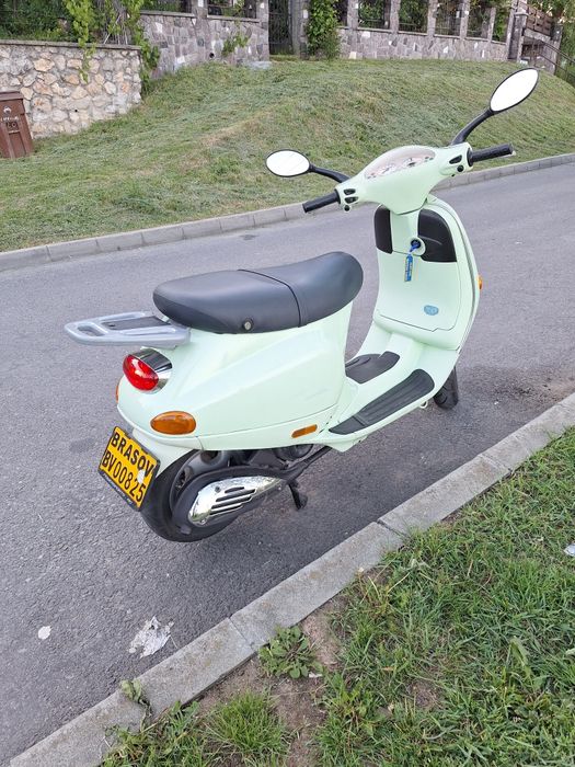Vând Piaggio Vespa ET4 50CC înmatriculat RO