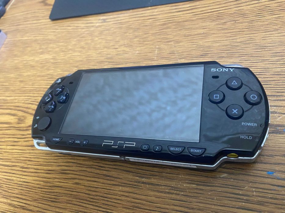 Sony PSP 2000 (32gb flash с играми)