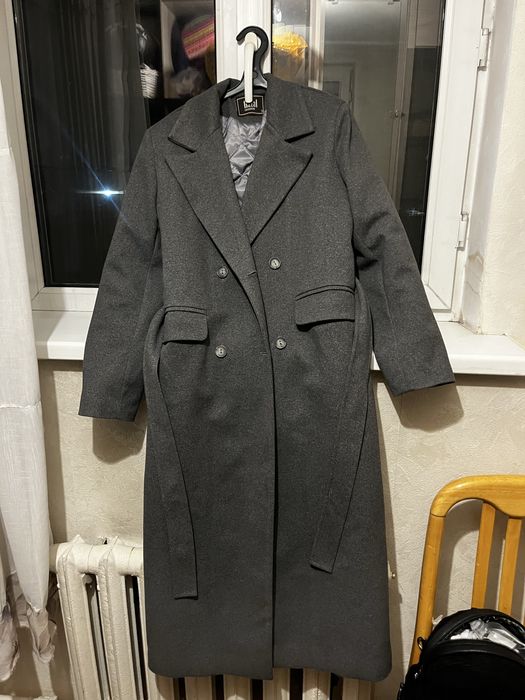 Пальто,за 25к новый