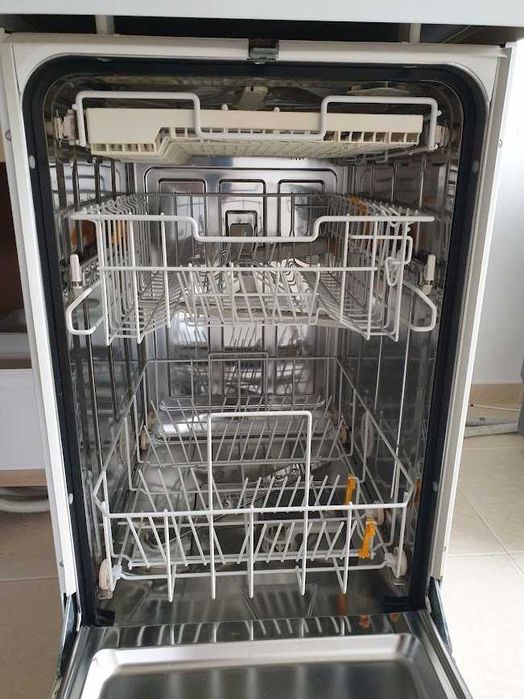 Miele Съдомиялна - 9 Комплекта - Свободностояща - 45см - Тясна