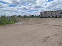 Срочно продам участок на первый линий под комерцию или под ижс