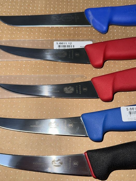 Продавам професионални ножове