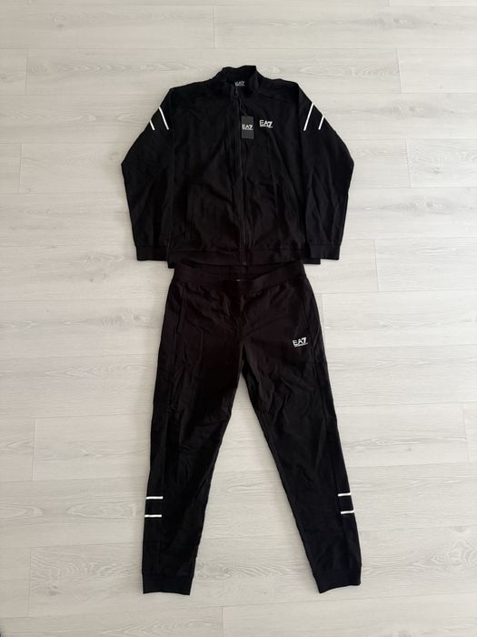 Продам спортивный костюм EA7