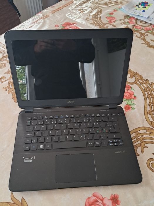 Vând laptop Acer