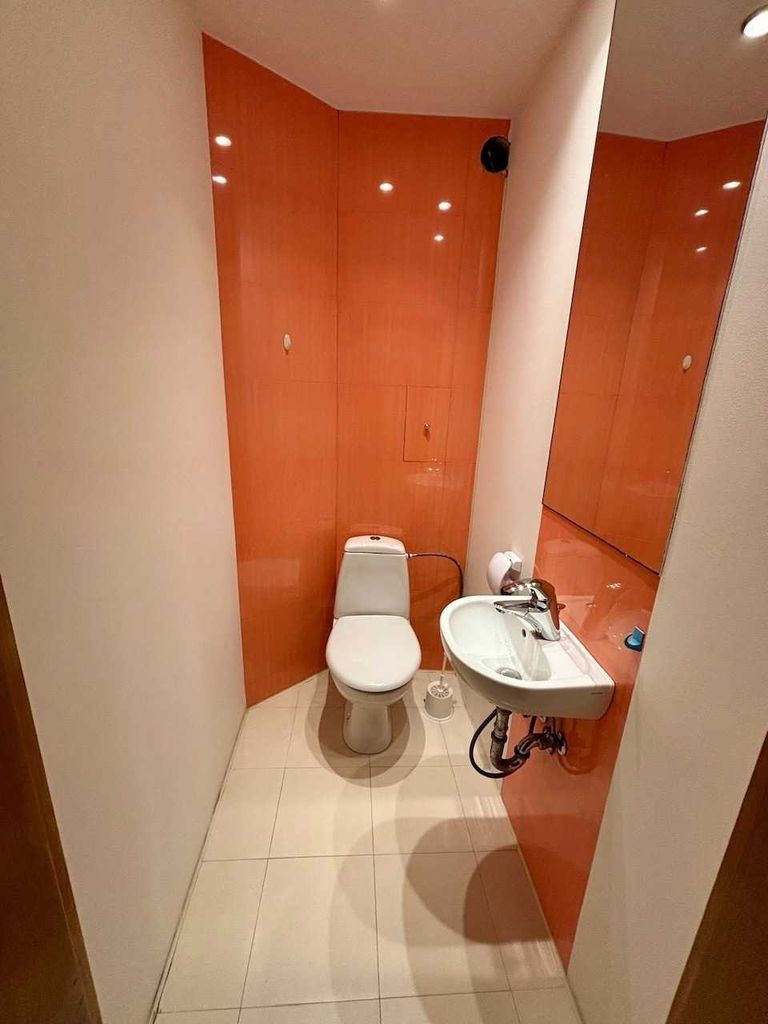 Дава се под наем Тристаен апартамент в София, Лозенец - 102 кв.м за 1100 € - Снимка #1