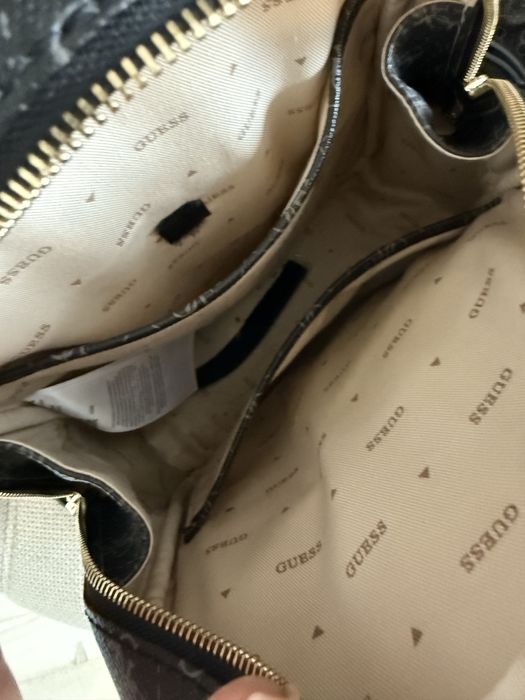 Раница Guess среден размер