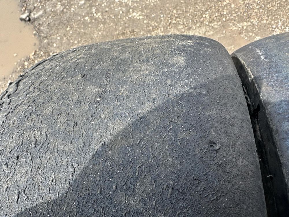 Чист слик Hankook Ventus F200 215/615/17 средна смес