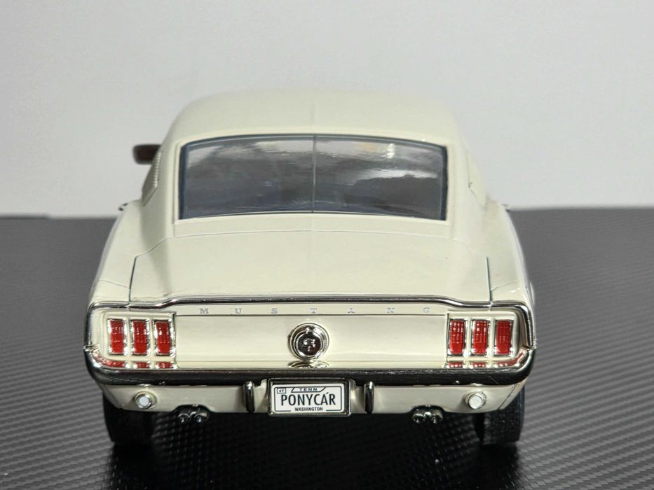 Macheta Auto 1/18 ERTL Ford Mustang GT 1967 American Muscle