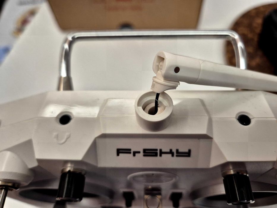 FPV дрон Spedix S250Q с очила и дистанционно