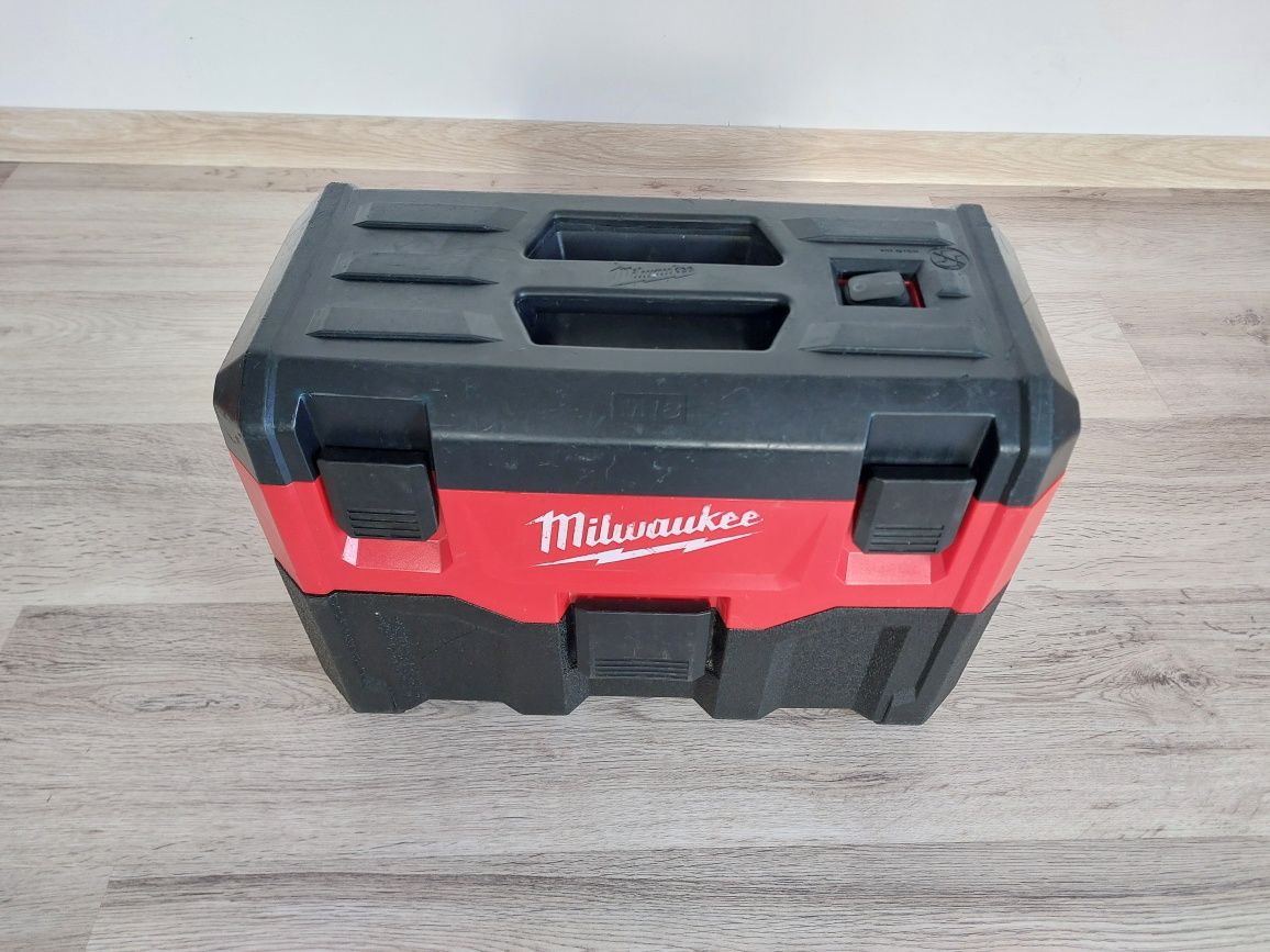 Aspirator milwaukee m18 VC-2, 2021, stare perfectă