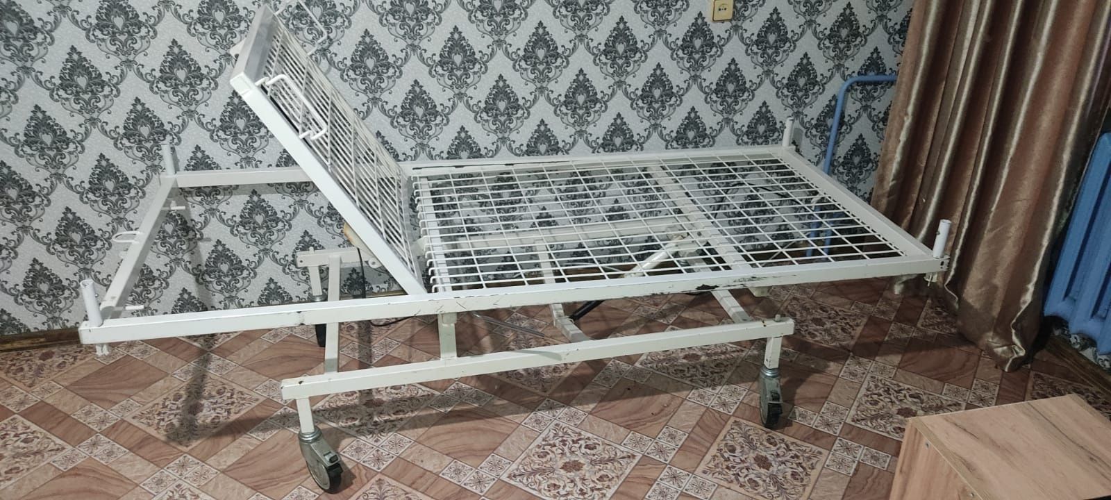 Инвалидная кровать в хорошем состоянии