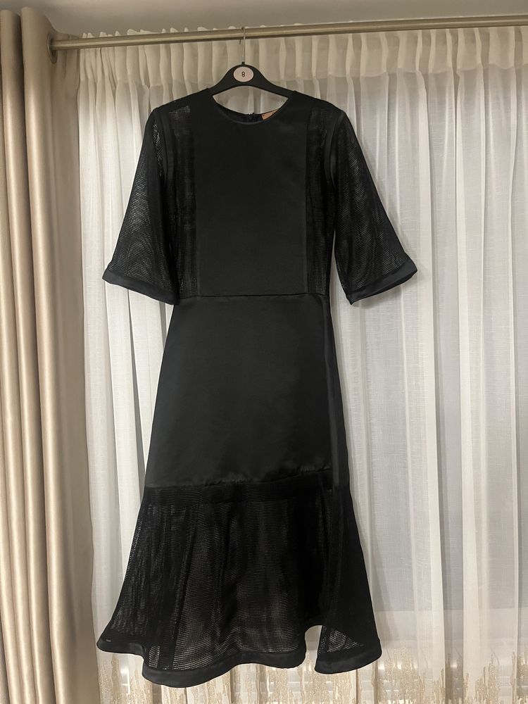 Vand rochie Nissa si Pnk casual purtata o data impecabila