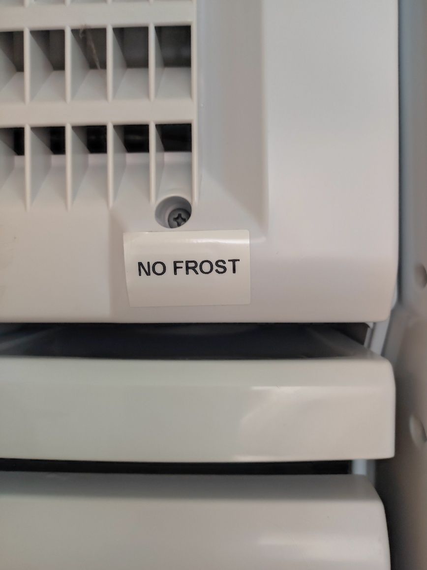 Продам морозильник Indesit , No frost