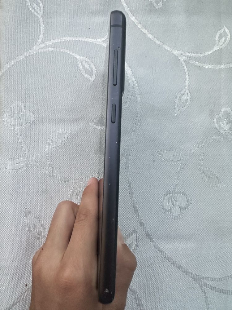 Samsung S21 FE + 5 бр. калъфи подарък