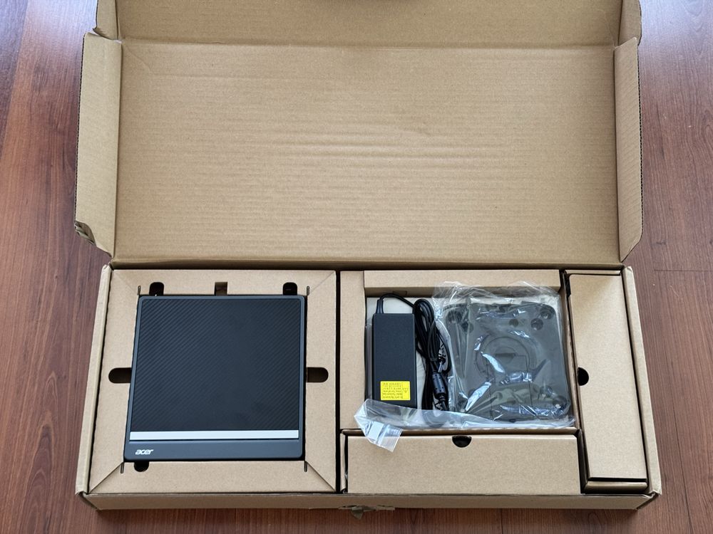 Чисто Нов Acer Veriton Essential N2590G/i5-1335U/8GB DDR4/512GB SSD