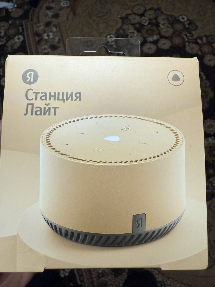 Яндек станция почти новый