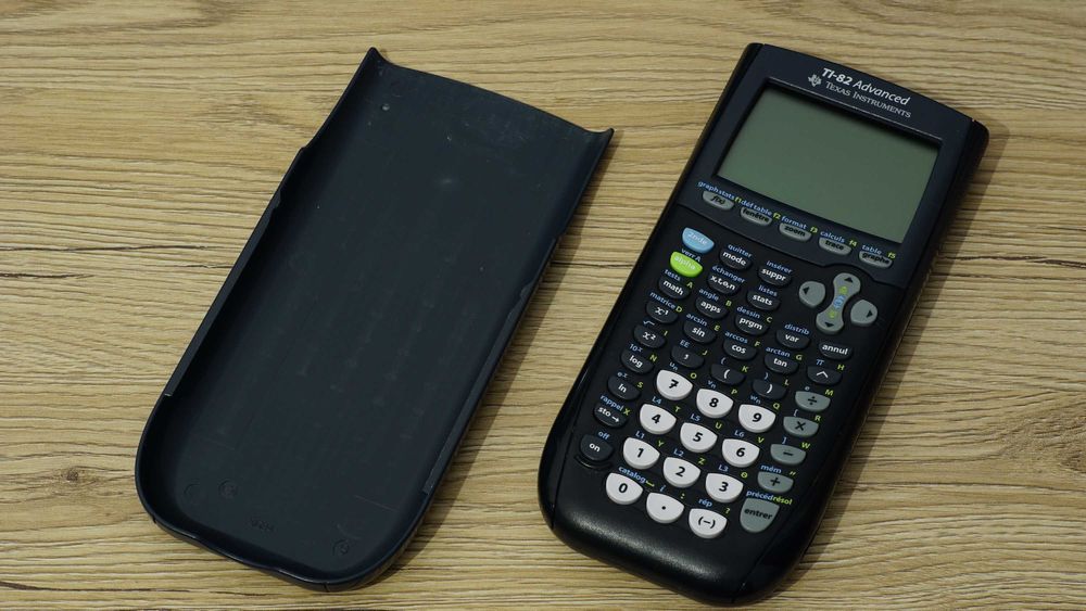 Calculator stiintific Texas Instruments TI-82 advanced