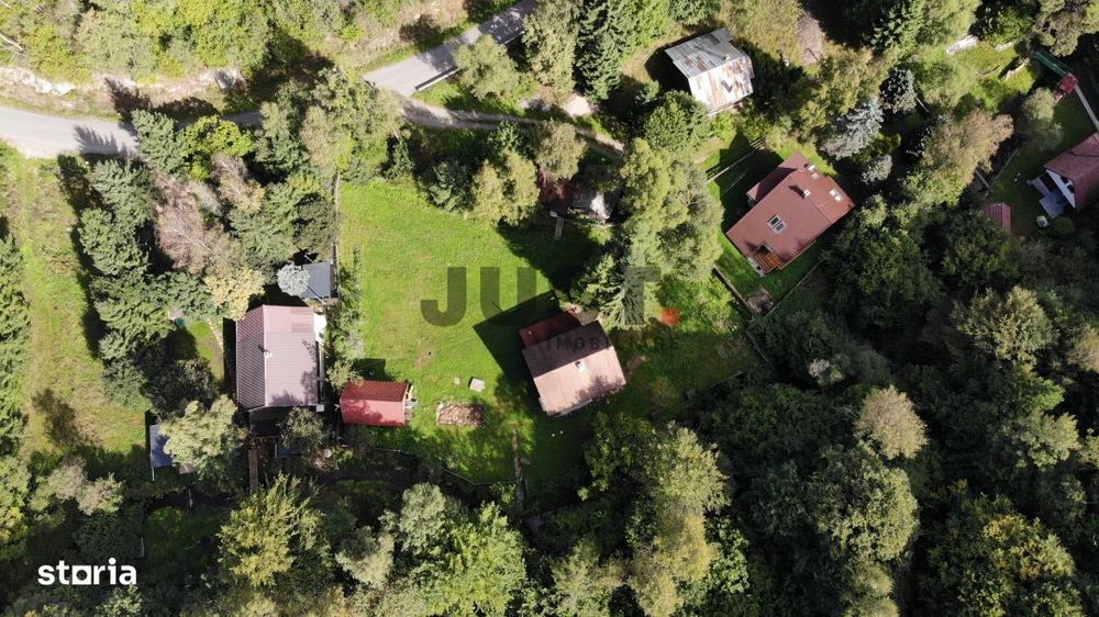 Problema e orașul. Soluția: un pârâu în curtea ta. Casa/Cabana Valea F