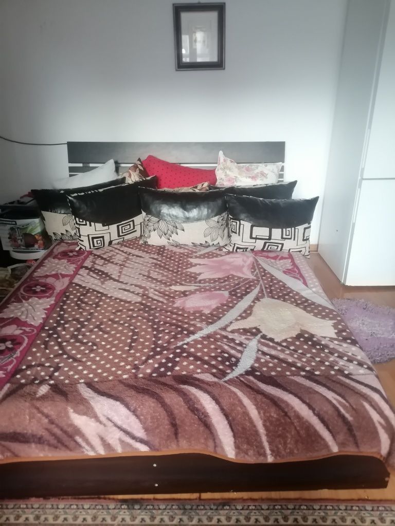Dormitor cu mobila