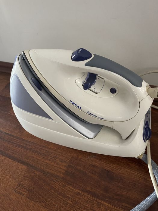 Statie de calcat Tefal