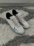 Ghete de fotbal cu crampoane Nike Mercurial marimea 38,5