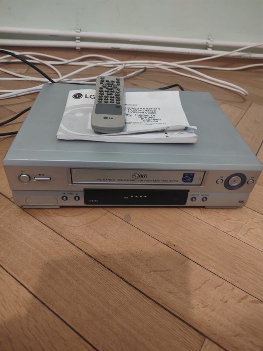 Vând VHS LG funcțional