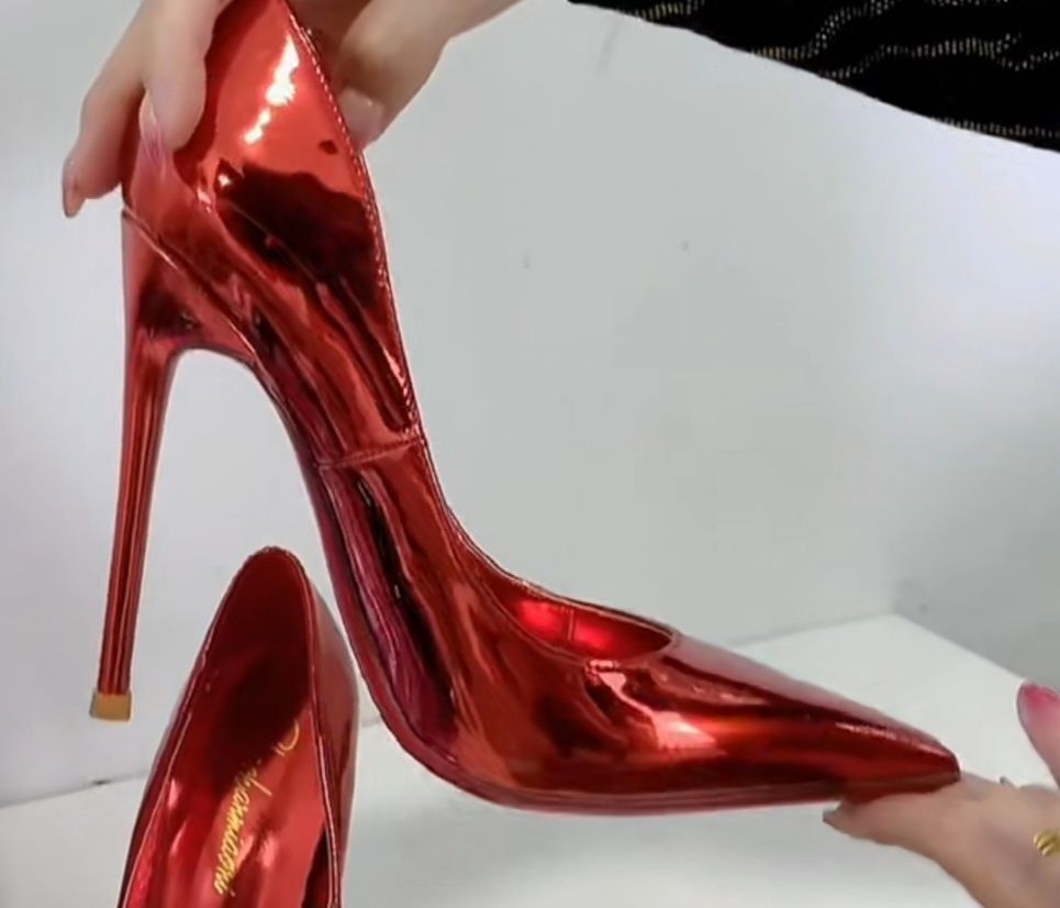 Pantofi stileto roși eleganți, laser stil Louboutin piele naturalaa, t