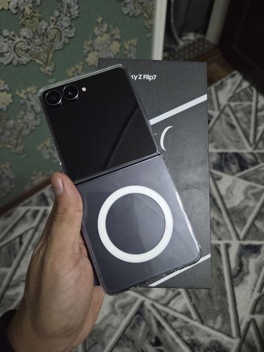 Samsung Z Flip 7 256GB 12GB ozu