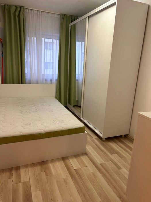 Apartament cu 3 camere de inchiriat