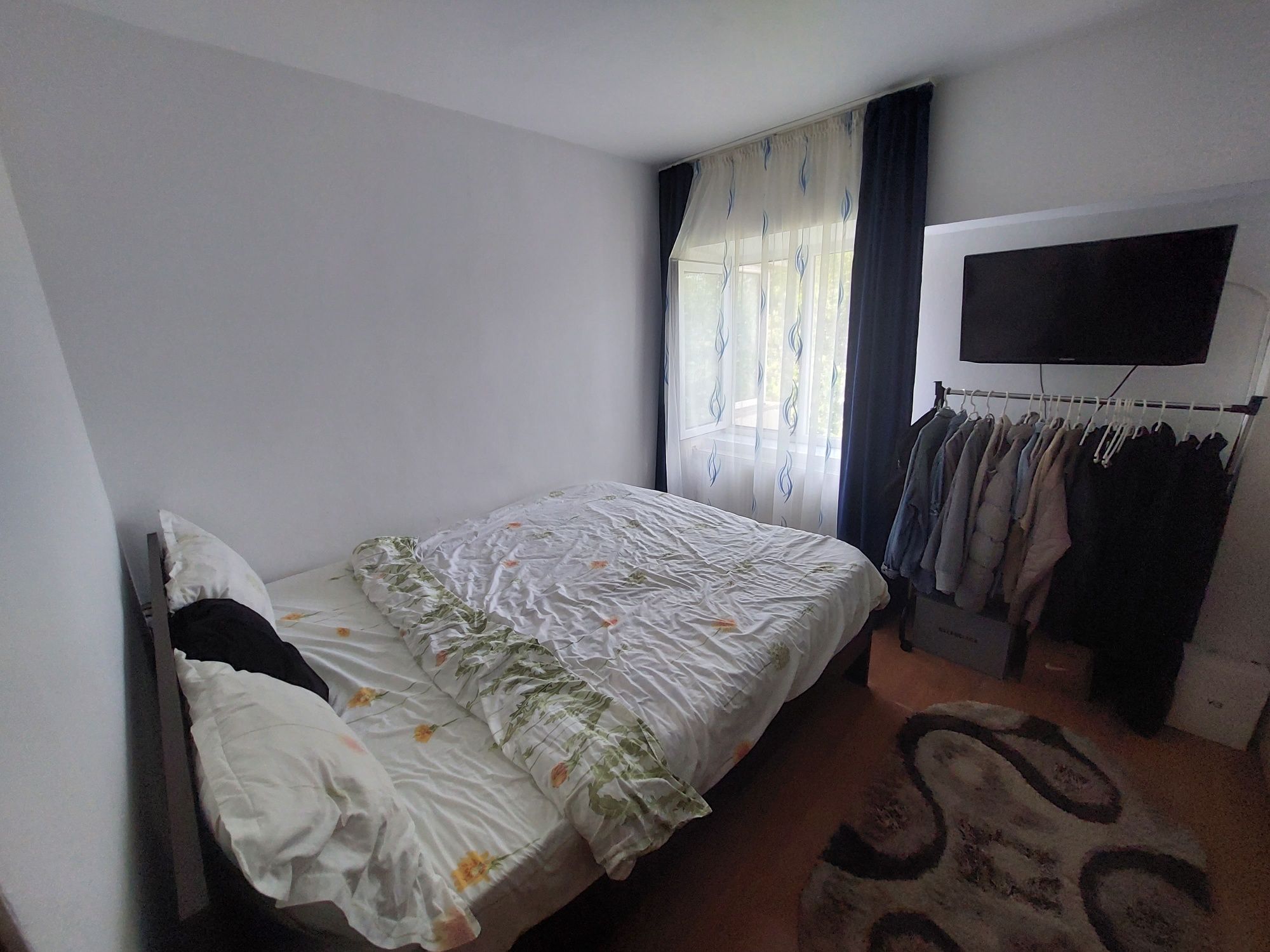 Vand Apartament 2 camere decomandat