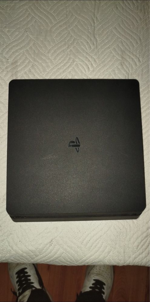 Vand PS4 Slim 500GB