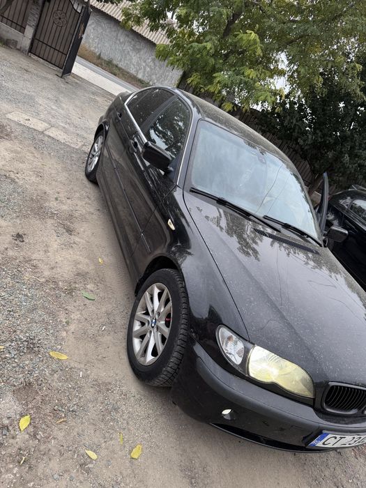 Vand două masini sau schimb  pe una . , de preferat automată
