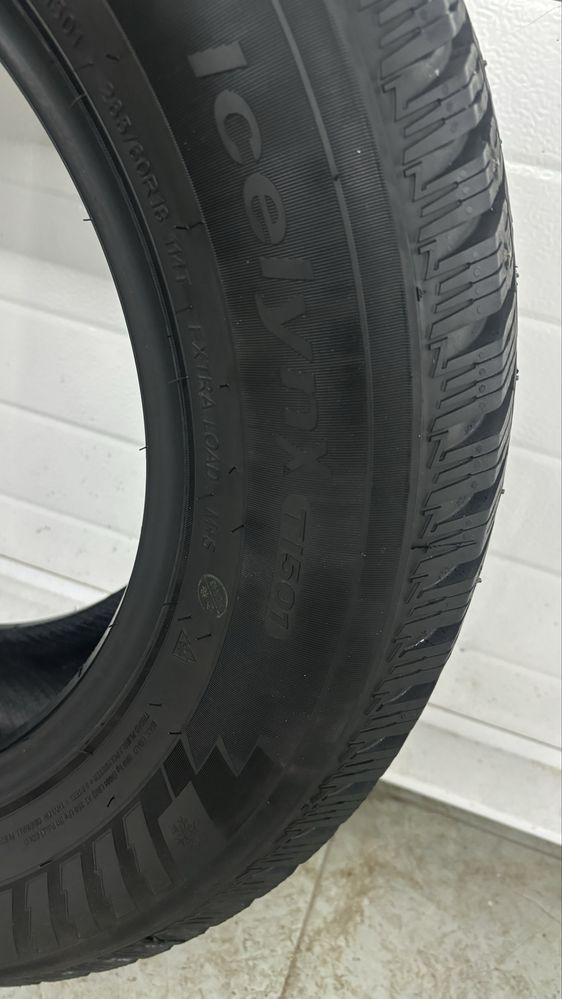 Продам зимнию шипованную резину 265/60/R18 Шины