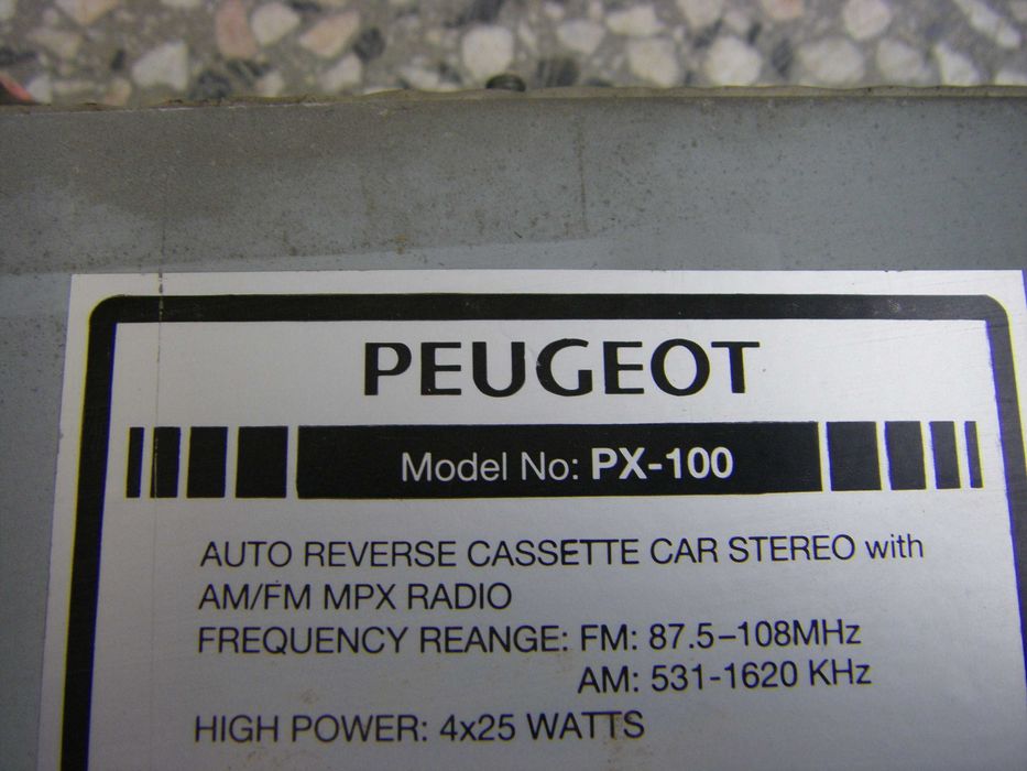 Аудиокасетофон Peugeot оригинален