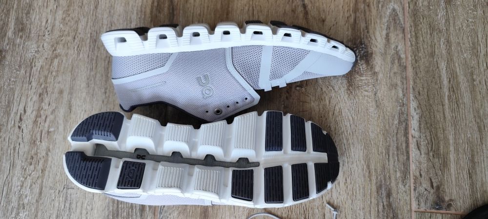 Adidas Swiss engineering NOI Marine 44 & QUECHUA sau SCHIMB