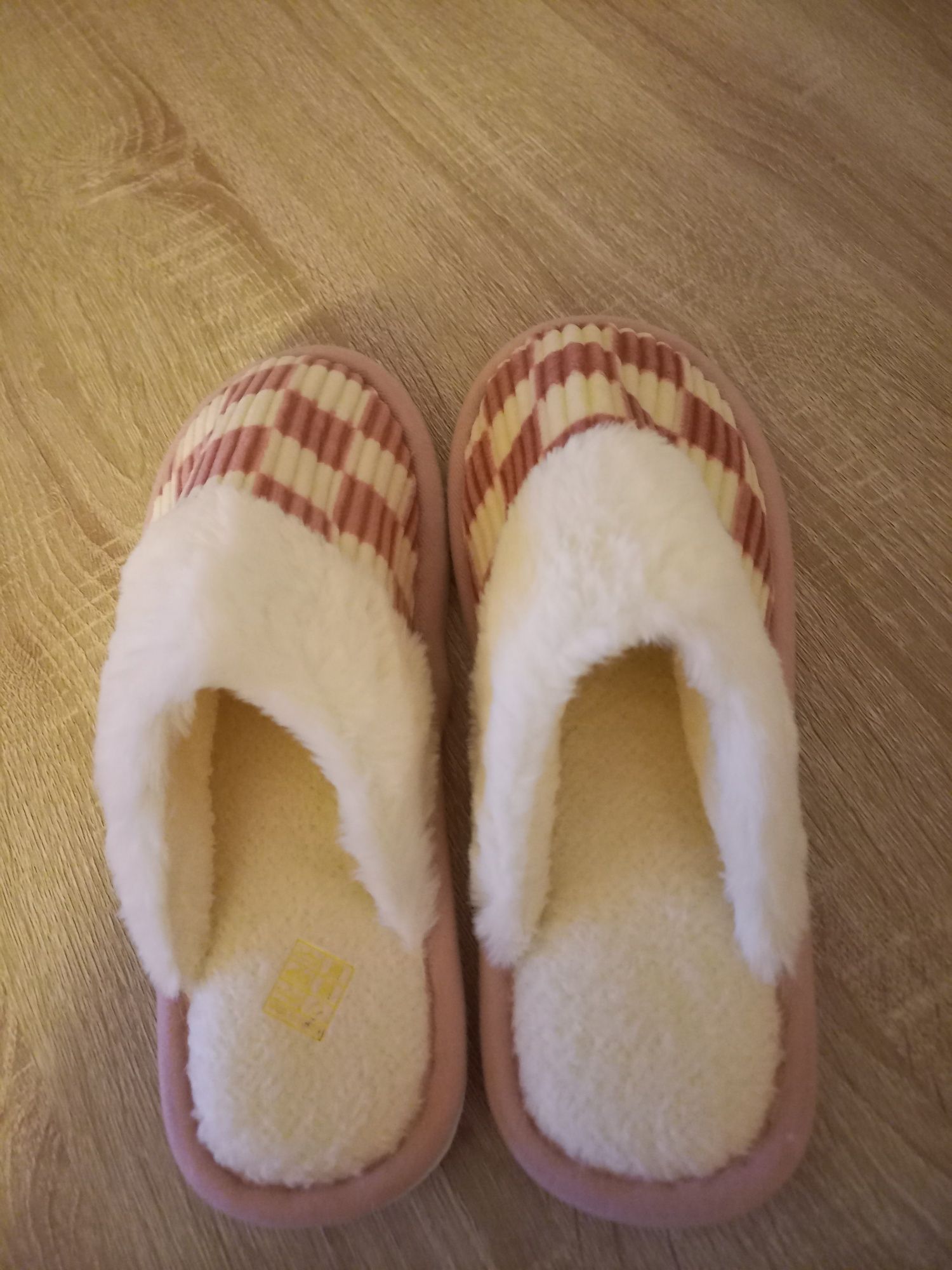 Дамски домашни чехли