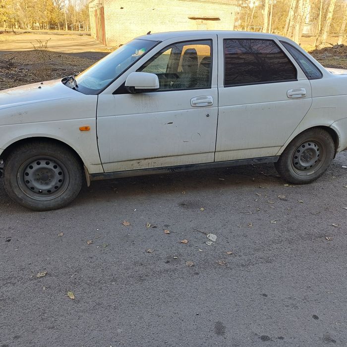 Продам машину приора